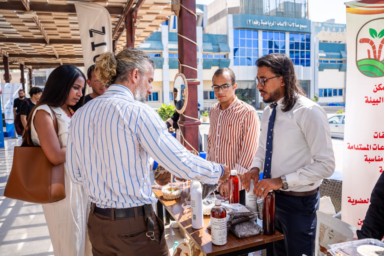 معرض تمكين الشباب من أجل تحويل النظم الزراعية الغذائية